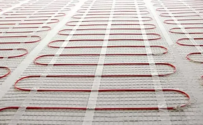Sistema de piso aquecido em instalação